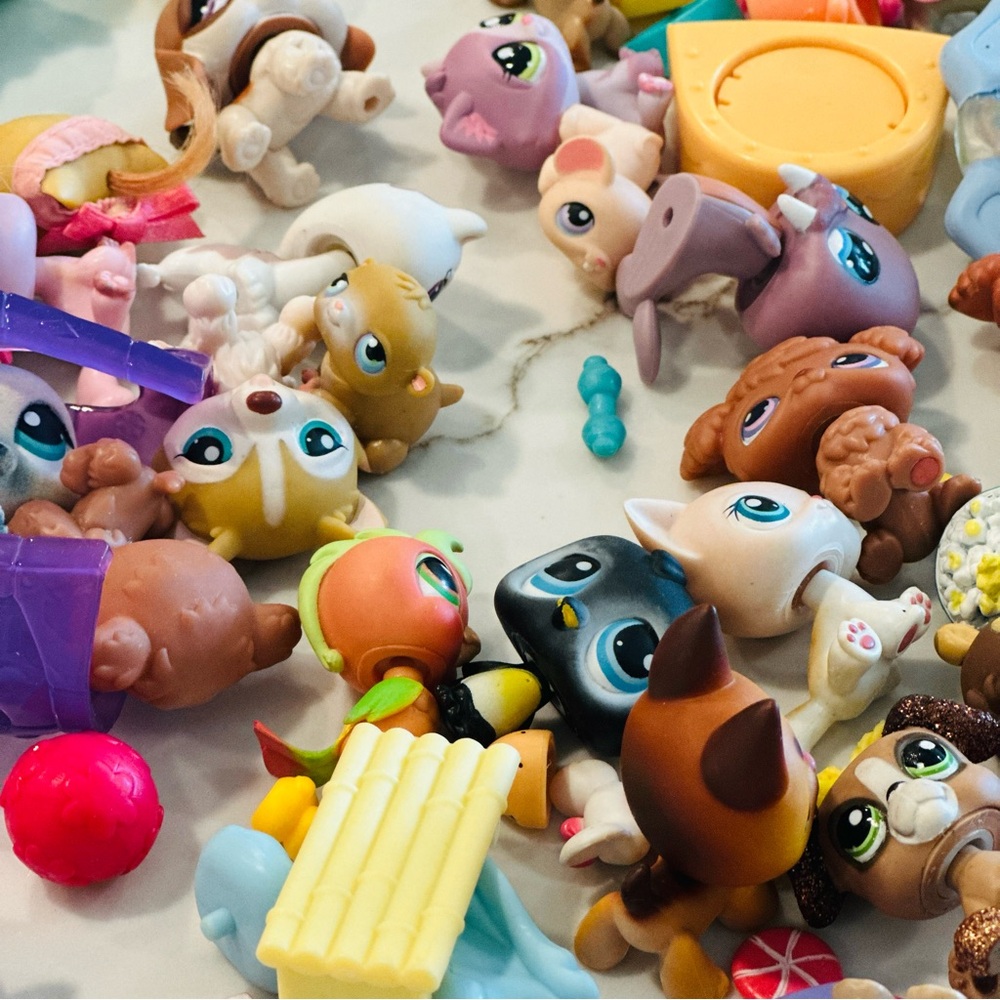 Vintage Littlest Pet Shop Set
